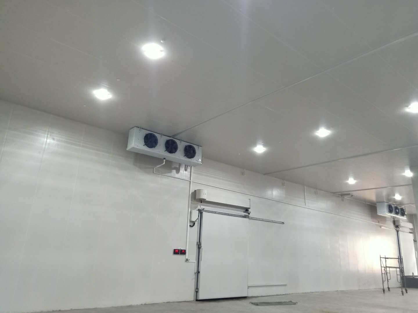 建造一個(gè)大型生鮮電商冷庫(kù)需要多少錢？(圖2)